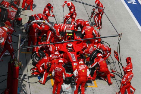 Raikkonen er sakket agterud.